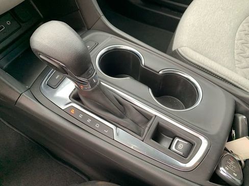 Used 2023 Chevrolet Equinox LT w/ Driver Convenience Package image 27