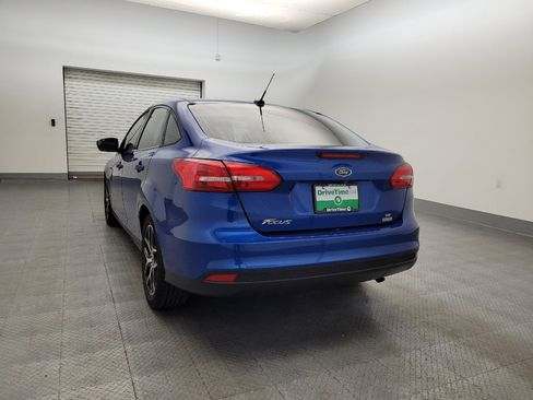 Used 2018 Ford Focus SE w/ SE Appearance Package image 6