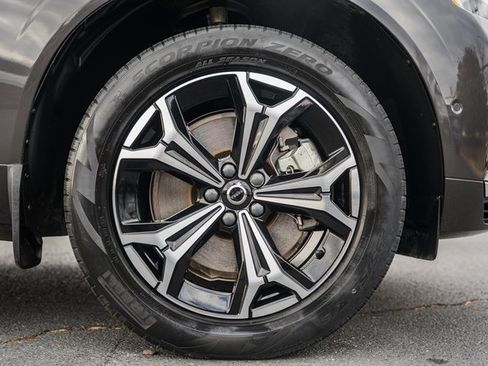 Certified 2022 Volvo XC60 T8 Inscription Expression w/ Advanced Package image 19