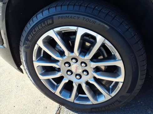 Certified 2023 GMC Acadia Denali w/ Denali Technology Package image 7