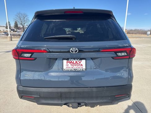 Certified 2024 Toyota Grand Highlander XLE image 4