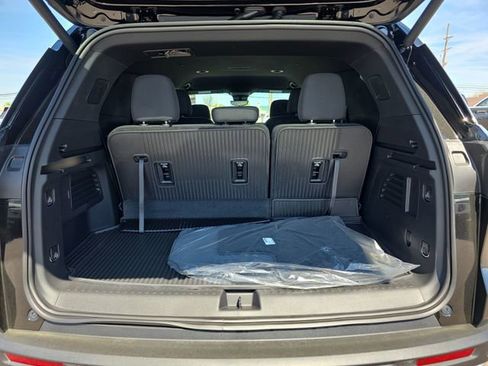 New 2026 Chevrolet Traverse LT w/ Driver Confidence Package image 14