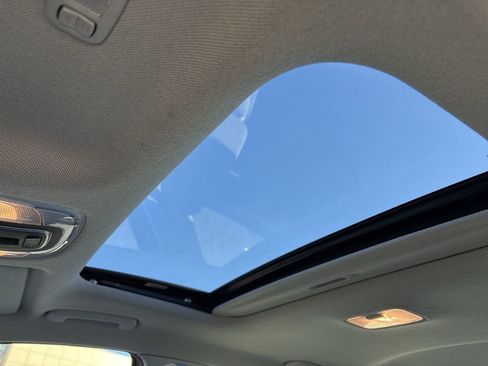 Used 2023 Hyundai Elantra Limited image 21