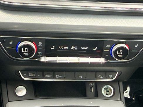 Used 2018 Audi Q5 2.0T Premium Plus w/ Premium Plus Package AWD/4WD image 16