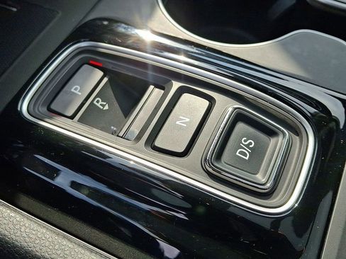 Used 2025 Honda Pilot Elite image 16