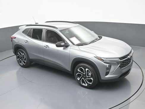 Used 2025 Chevrolet Trax RS w/ Driver Confidence Package image 52