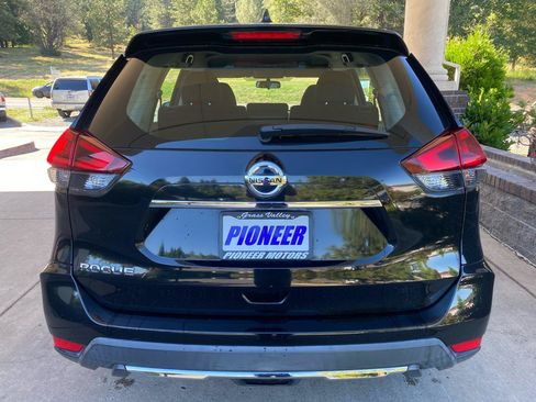 Used 2018 Nissan Rogue S FWD image 5