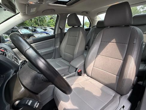 Used 2009 Volkswagen Jetta SE FWD image 35