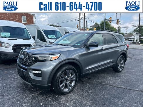Certified 2023 Ford Explorer XLT w/ Equipment Group 202A AWD/4WD image 1