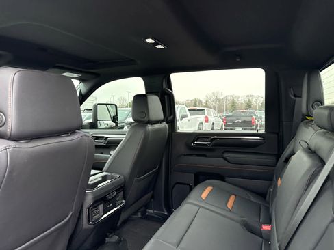Used 2024 GMC Sierra 3500 AT4 w/ AT4 Premium Plus Package image 8