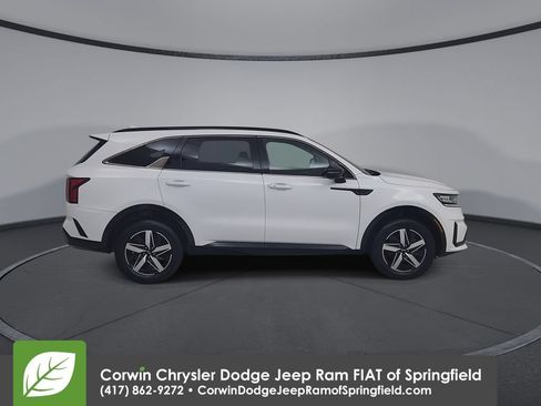 Used 2021 Kia Sorento EX w/ Panoramic Sunroof Package AWD/4WD image 2