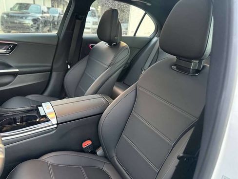 Used 2025 Mercedes-Benz C 300 4MATIC Sedan image 11