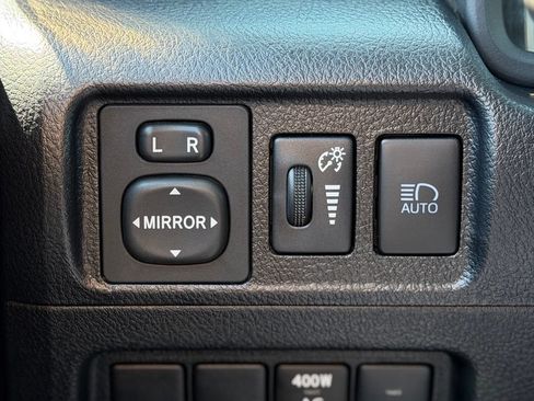 Used 2022 Toyota 4Runner SR5 AWD/4WD image 15