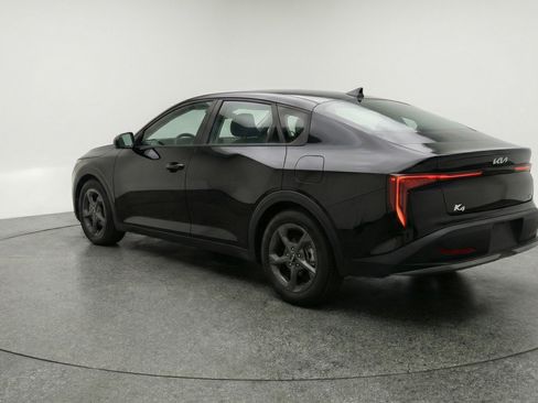 Used 2025 Kia K4 LXS image 6