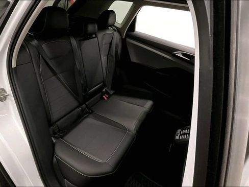 Used 2023 Volkswagen Taos SE w/ Panoramic Sunroof Package FWD image 26