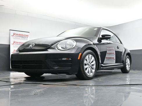 Used 2019 Volkswagen Beetle 2.0T S image 35