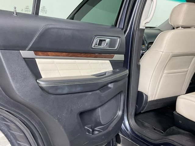 Used 2017 Ford Explorer Platinum AWD/4WD image 16