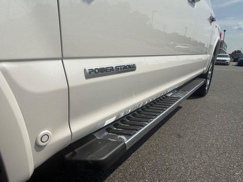 Used 2018 Ford F150 Lariat w/ Equipment Group 502A Luxury AWD/4WD image 28