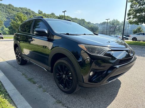 Used 2018 Toyota RAV4 Adventure AWD/4WD image 3