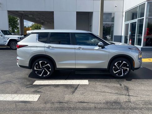 Used 2024 Mitsubishi Outlander SE AWD/4WD image 11