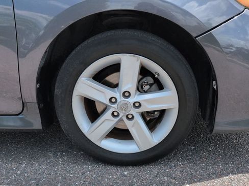 Used 2012 Toyota Camry SE FWD image 11