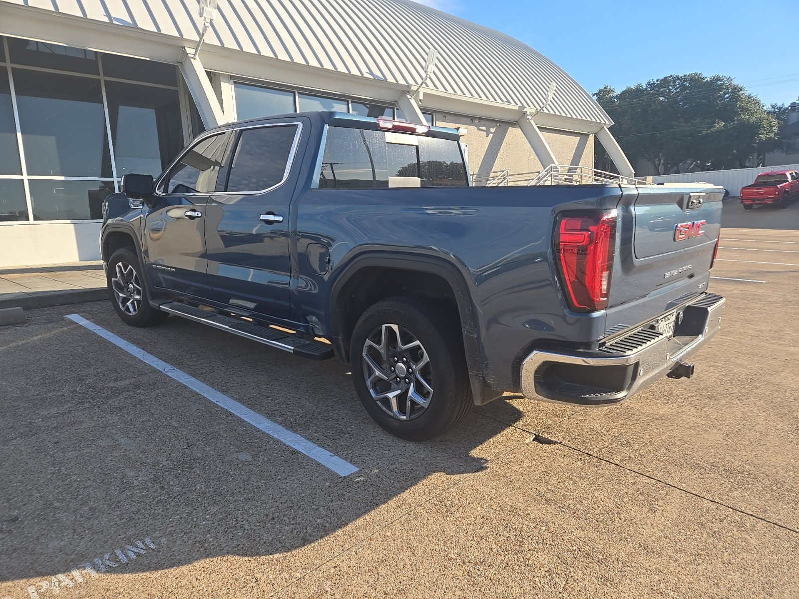 Used 2024 GMC Sierra 1500 SLT RWD image 9