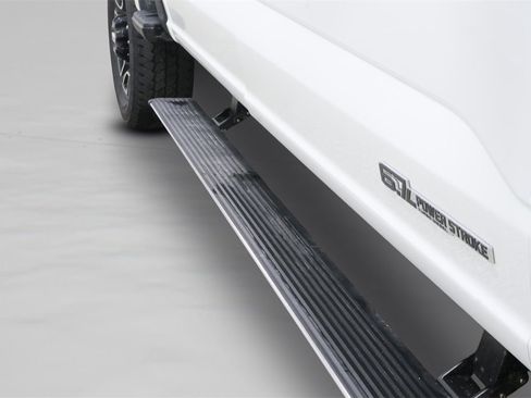 Used 2025 Ford F350 Platinum image 35