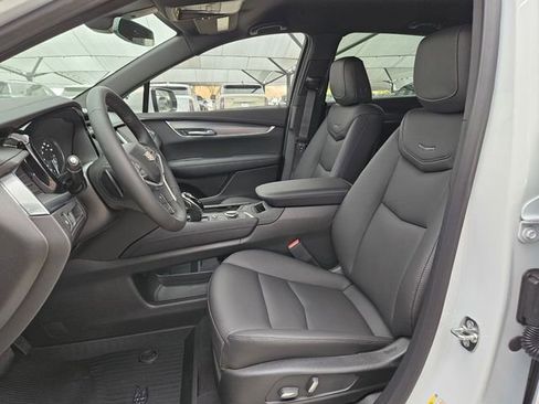New 2026 Cadillac XT5 Luxury w/ LPO, Floor Liner Package image 24