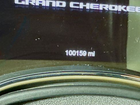 Used 2017 Jeep Grand Cherokee Laredo w/ Quick Order Package 23E AWD/4WD image 19