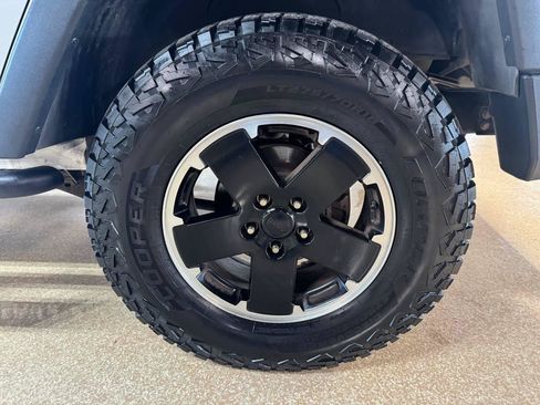 Used 2012 Jeep Wrangler Unlimited Sport w/ Connectivity Group AWD/4WD image 32