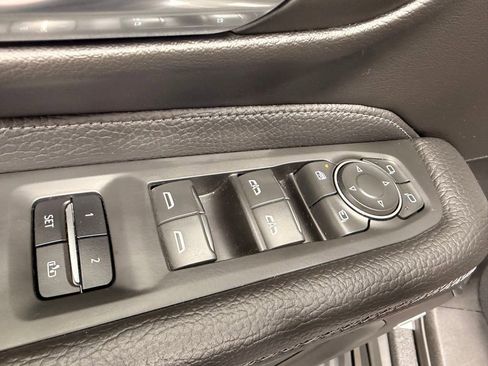 Used 2023 GMC Yukon Denali AWD/4WD image 25