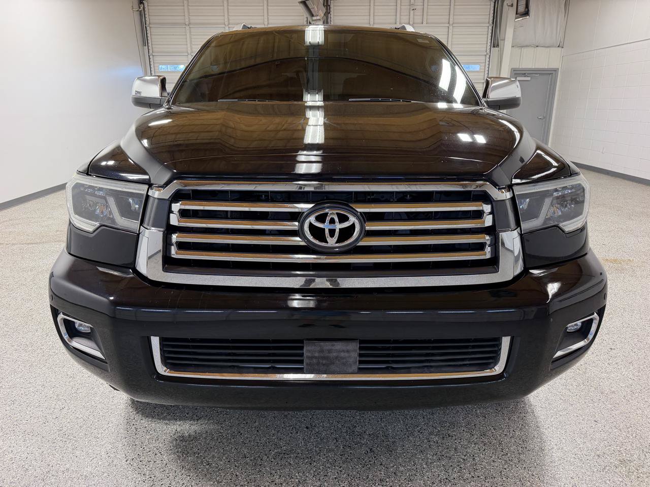 Used 2018 Toyota Sequoia Platinum w/ Carpet Mat Package AWD/4WD image 3