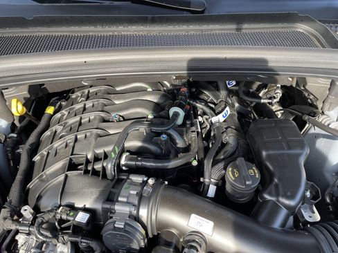 New 2025 Jeep Grand Cherokee Altitude image 17