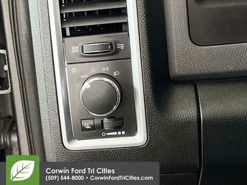 Used 2014 RAM 3500 SLT w/ Luxury Group image 18