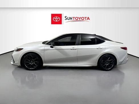 Used 2025 Toyota Camry XSE FWD image 7