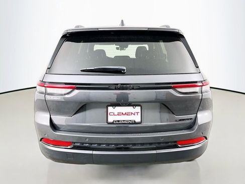 Used 2025 Jeep Grand Cherokee Limited w/ Black Appearance Package RWD image 8