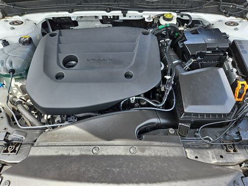 Certified 2024 Volvo XC40 B5 Ultimate w/ Climate Package AWD/4WD image 28