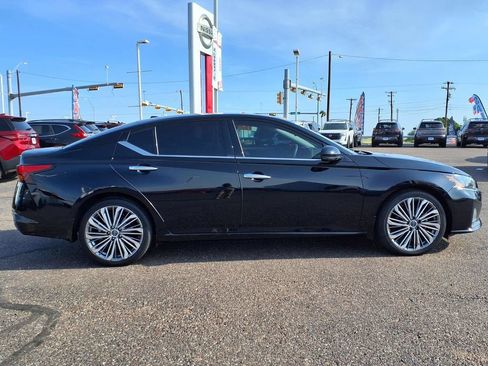 Used 2024 Nissan Altima 2.5 SL FWD image 9