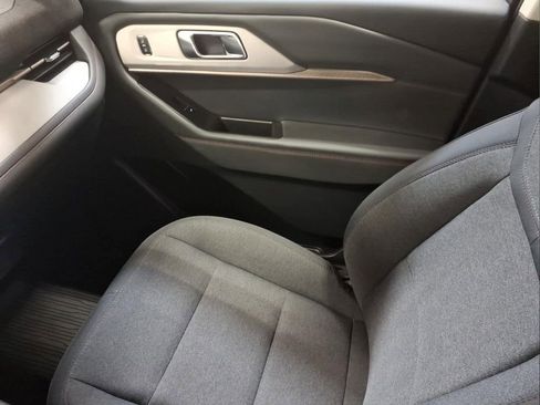 Certified 2025 Ford Explorer Active AWD/4WD image 21