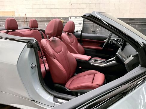 Used 2024 BMW M440i Convertible w/ Premium Package RWD image 10