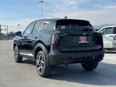 New 2026 Nissan Kicks SV w/ Interior Electronics Package FWD image 4