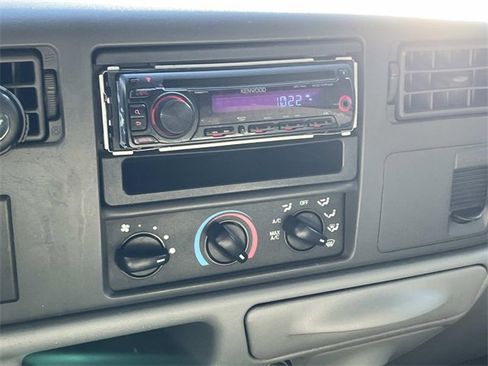 Used 2004 Ford F350 XLT image 29