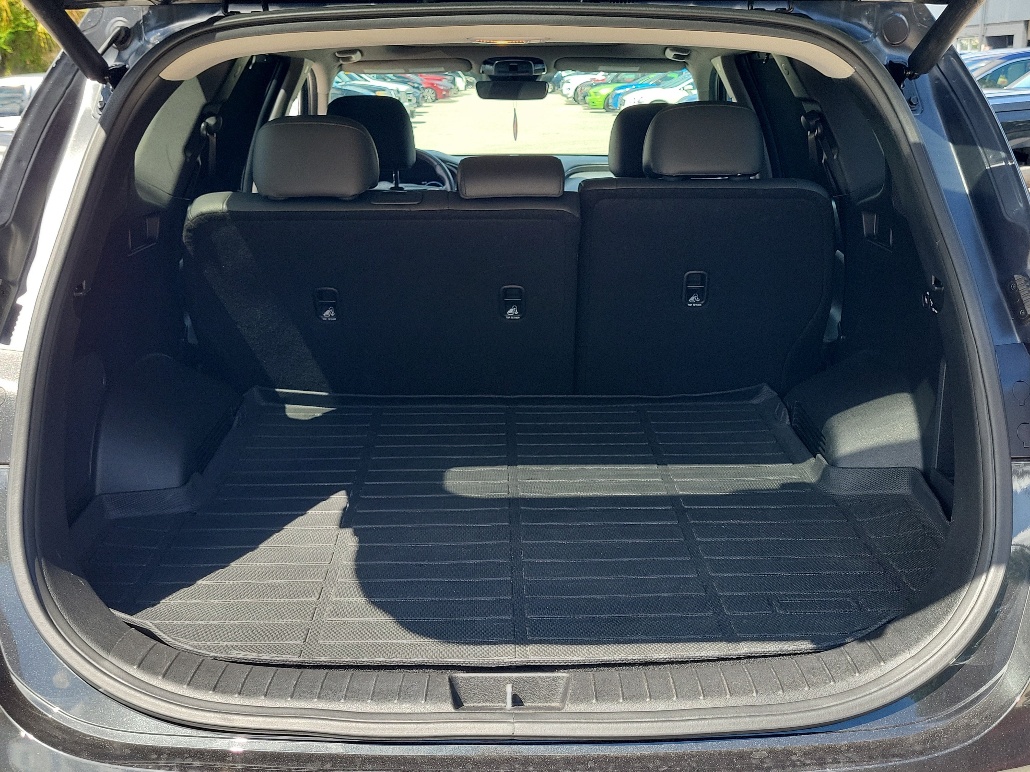 Used 2023 Hyundai Santa Fe SEL w/ Premium Package FWD image 7
