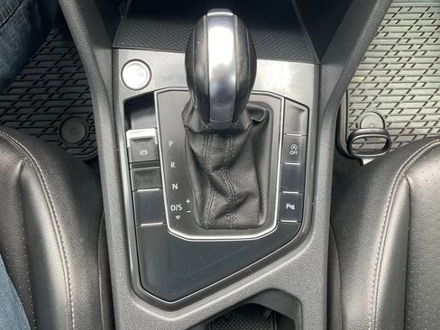 Used 2019 Volkswagen Tiguan SEL Premium R-Line image 30