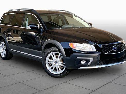 Used 2016 Volvo XC70 T5 Premier w/ Proximity Package AWD/4WD image 3