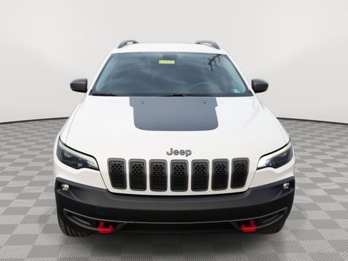 Used 2019 Jeep Cherokee Trailhawk image 2