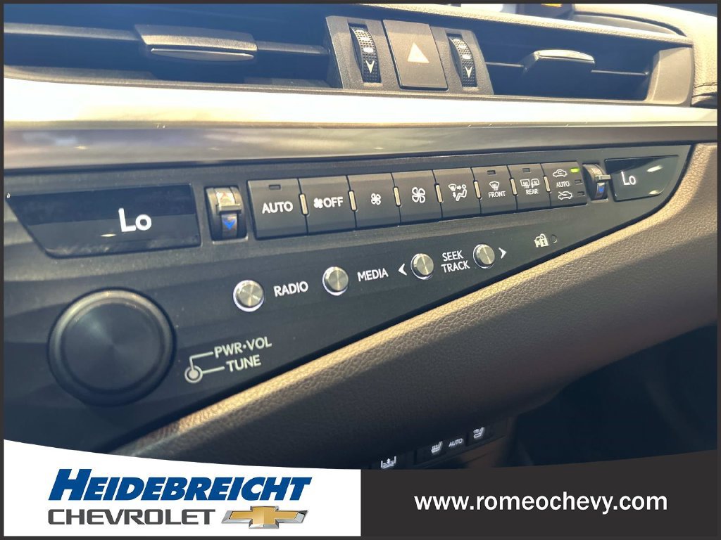 Used 2019 Lexus ES 350 w/ Accessory Package 2 FWD image 24