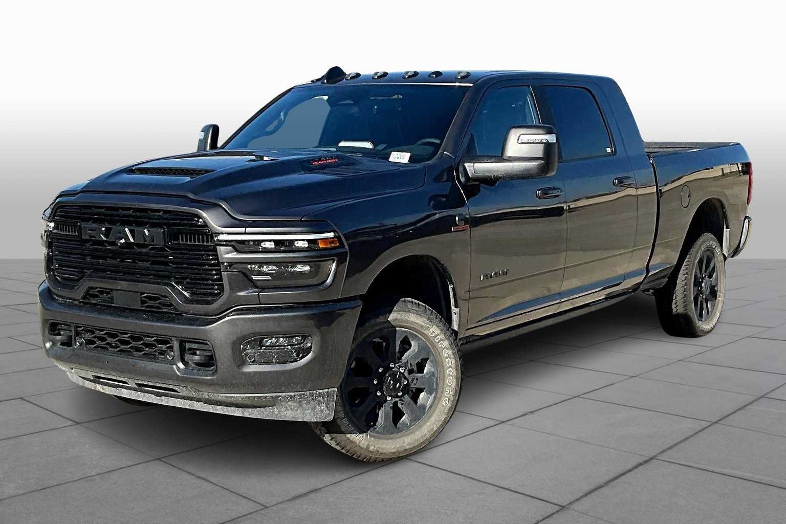 Used 2025 RAM 2500 Laramie AWD/4WD image 2