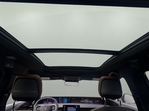 New 2026 Lincoln Nautilus Reserve image 18