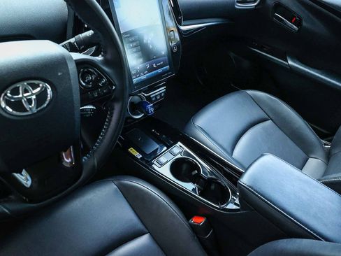 Used 2022 Toyota Prius Prime XLE image 25